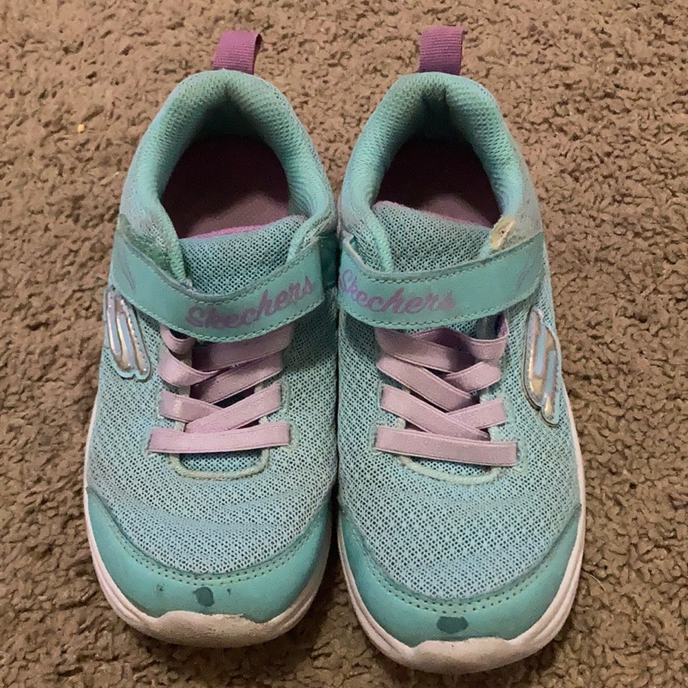 Gently Used Girls Skechers Shoes